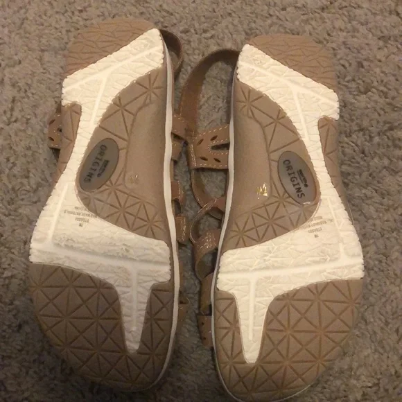 Earth Origins Sandals NWT Size 7W - Picture 2 of 2